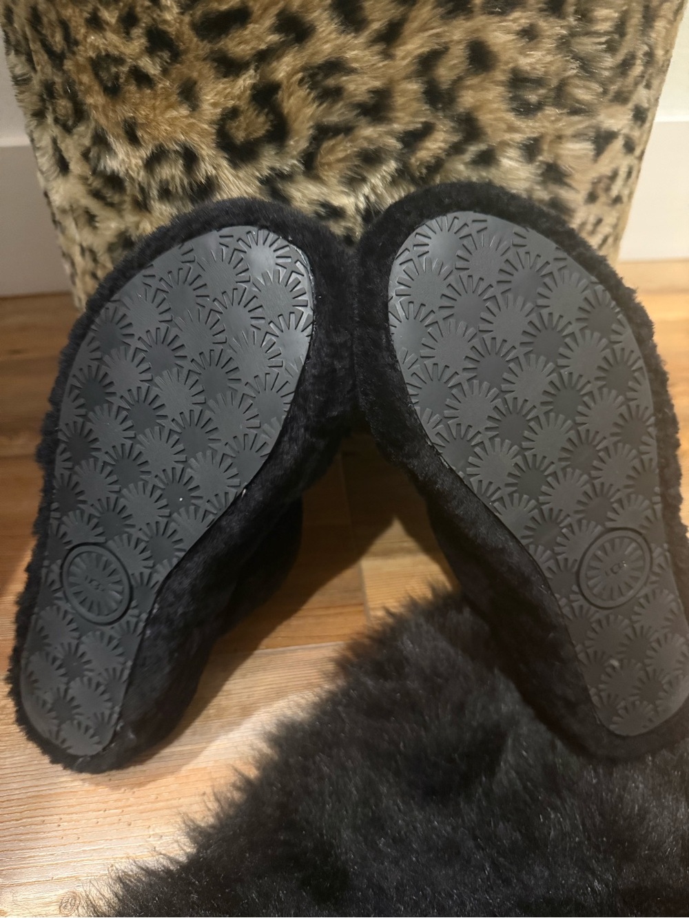 UGG Fuzz Yeah Slippers - Picture 7 of 8